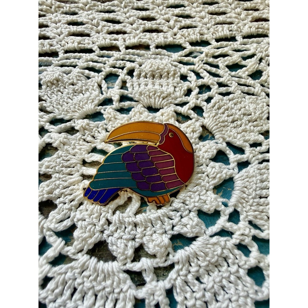 Laurel Burch Toucan Pin Brooch Pendant Gold Tone Cloisonné Jewelry Vintage